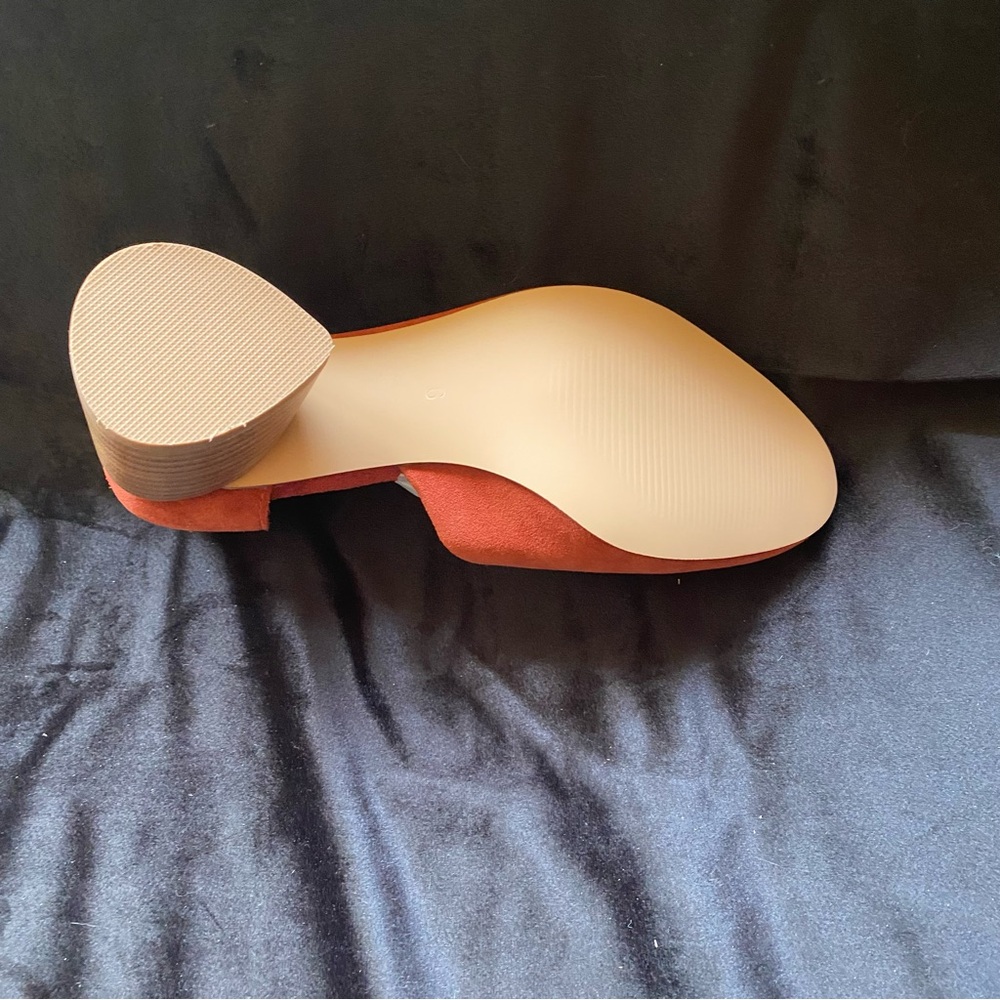 PUMPS NWB. (RUST COLOR) - Picture 4 of 6